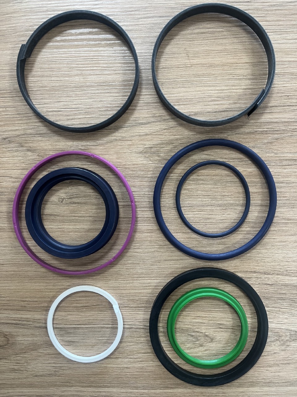 Ремкомплект гидроцилиндра передней стрелы (нижний) 991/00103 MULTI